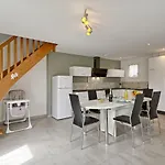 Les Volets Bleus By Interhome