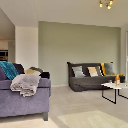 Les Volets Bleus By Interhome بيت للعطل لا توربال