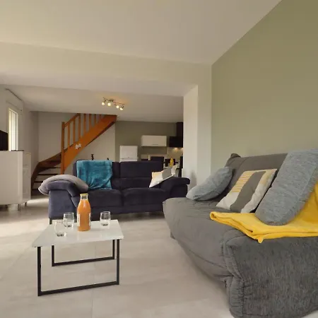 Les Volets Bleus By Interhome بيت للعطل *