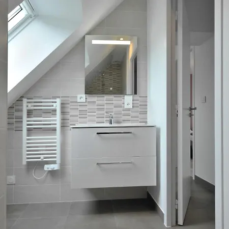 Les Volets Bleus By Interhome