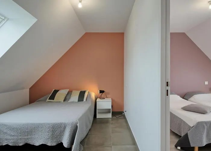 Les Volets Bleus By Interhome بيت للعطل *